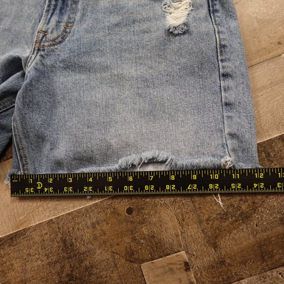 Lucky Brand Boyfriend Denim Shorts Women’s 6/28 Light Wash 5” Distressed Raw Hem - Picture 8 of 12